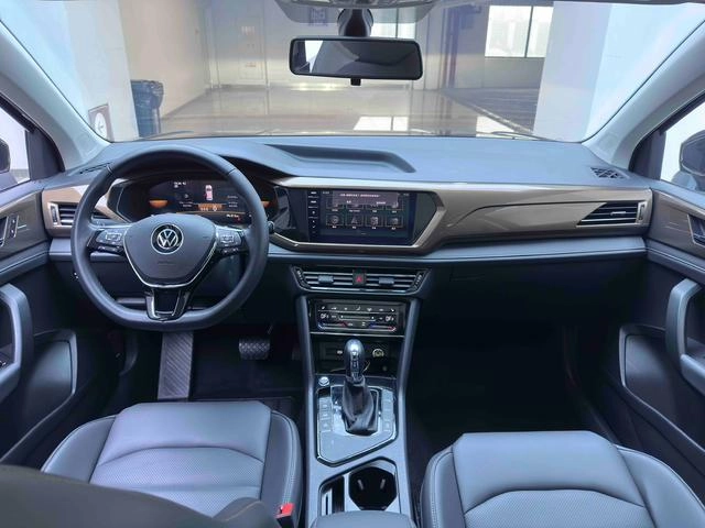 Volkswagen Tharu 2022 280TSI Versión de lujo de tracción en dos ruedas interior foto 19
