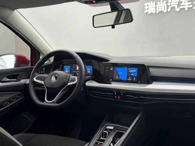 Volkswagen Golf 2023 280TSI DSG Pro интерьер фото 9