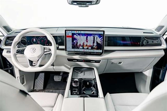 Volkswagen Teramont 2025 Teramont Pro 450TSI Version 4x4 tout-terrain intérieur photo 13