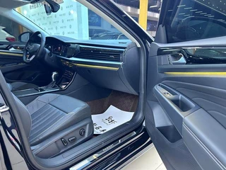 Volkswagen Passat 2023 Модификация 330TSI Элитная версия интерьер фото 7