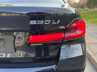 BMW 5 Series 2022 Segundo cambio 530Li Líder M Conjunto deportivo exterior foto 6