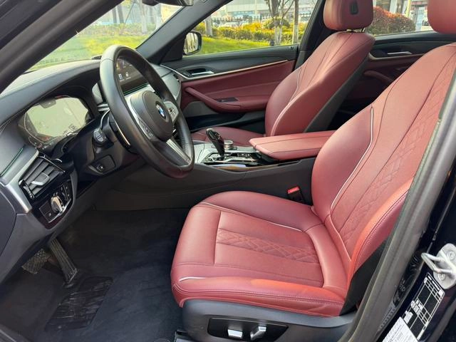 BMW 5 Series 2022 Segundo cambio 530Li Líder M Conjunto deportivo exterior foto 8