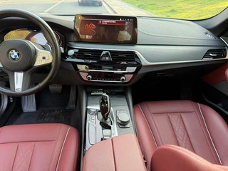 BMW 5 Series 2022 Segundo cambio 530Li Líder M Conjunto deportivo interior foto 13