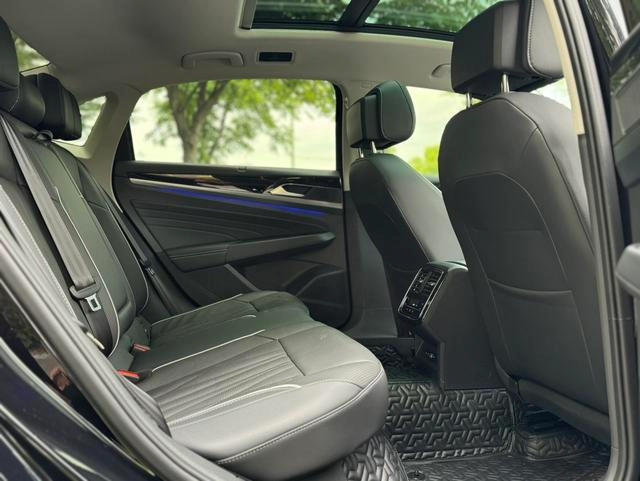 Volkswagen Passat 2022 330TSI Star Deluxe Edition interior photo 16
