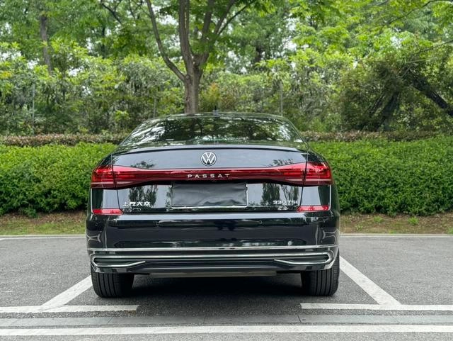 Volkswagen Passat 2022 330TSI Star Deluxe Edition interior photo 19