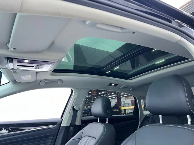 Volkswagen Passat 2023 Модификация 330TSI Звездное небо элитное издание интерьер фото 19