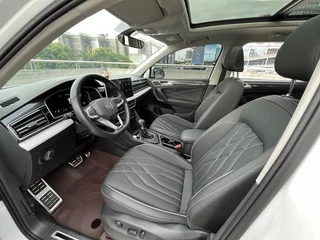 Volkswagen Tiguan L 2024 Вывыдающаяся сумма 330TSI Два привода R-Line Версия Long Yao интерьер фото 10