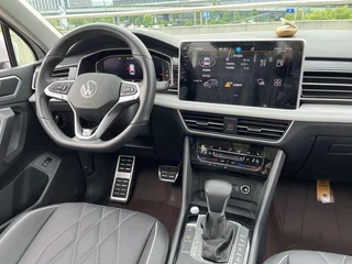 Volkswagen Tiguan L 2024 Вывыдающаяся сумма 330TSI Два привода R-Line Версия Long Yao интерьер фото 11