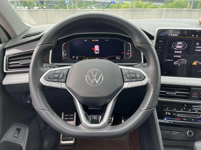 Volkswagen Tiguan L 2024 Вывыдающаяся сумма 330TSI Два привода R-Line Версия Long Yao интерьер фото 13
