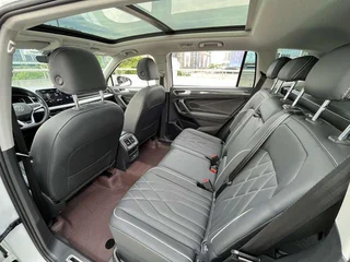 Volkswagen Tiguan L 2024 Вывыдающаяся сумма 330TSI Два привода R-Line Версия Long Yao интерьер фото 14