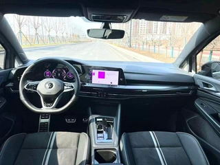 Volkswagen Golf 2024 280TSI DSG R-Line 50 Год Легенды интерьер фото 10