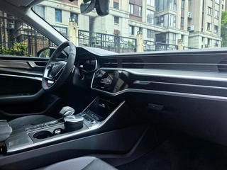Audi A6 2023 Avant 40 TFSI Deluxe Dynamic interior photo 9