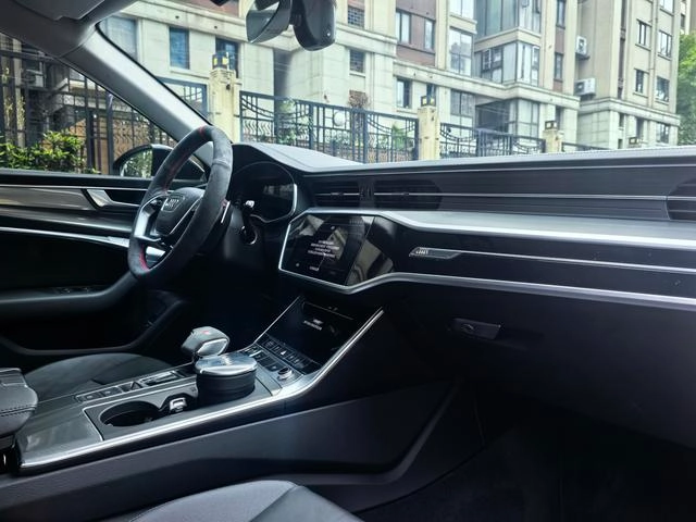 Audi A6 2023 Avant 40 TFSI Deluxe Dynamic interior photo 9