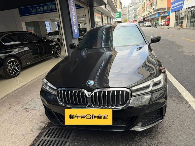BMW 5 Series 2022 Вторичная модификация 525Li M Спортивный костюм экстерьер фото 2 BMW 5 Series 2022 Вторичная модификация 525Li M Спортивный костюм экстерьер фото 2