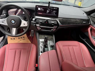 BMW 5 Series 2022 Вторичная модификация 525Li M Спортивный костюм интерьер фото 9 BMW 5 Series 2022 Вторичная модификация 525Li M Спортивный костюм интерьер фото 9