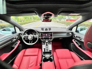 Porsche Macan 2023 Restyling Macan 2.0T interior photo 8