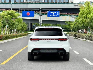 Porsche Macan 2023 Restyling Macan 2.0T interior photo 11