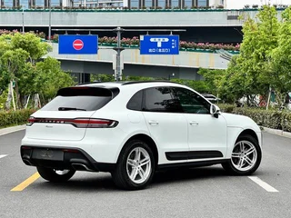 Porsche Macan 2023 Restyling Macan 2.0T interior photo 12