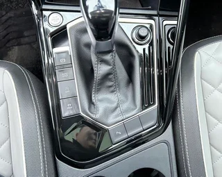 Volkswagen Tayron 2023 280TSI Двухприводный люкс Plus Расширенная версия интерьер фото 14