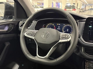 Volkswagen Tharu 2025 New talent 300TSI Sharp Edition interior photo 11