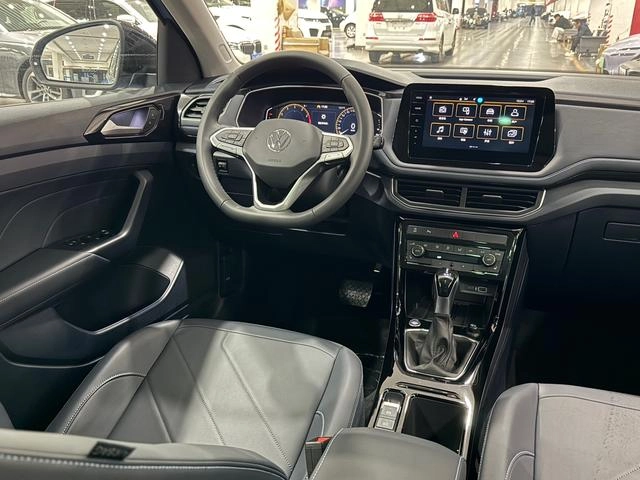 Volkswagen Tharu 2025 New talent 300TSI Sharp Edition interior photo 14