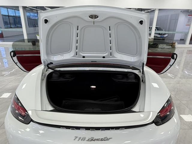Porsche 718 2023 Boxster Style Edition 2.0T интерьер фото 10