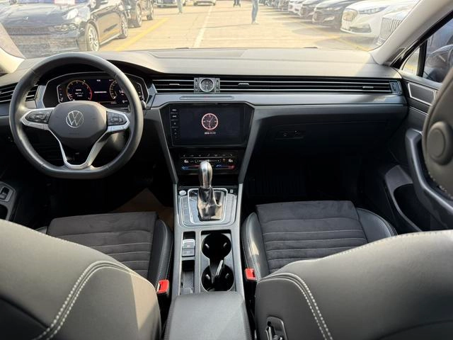Volkswagen Magotan 2021 330TSI DSG 30 Anniversary Edition interior photo 13