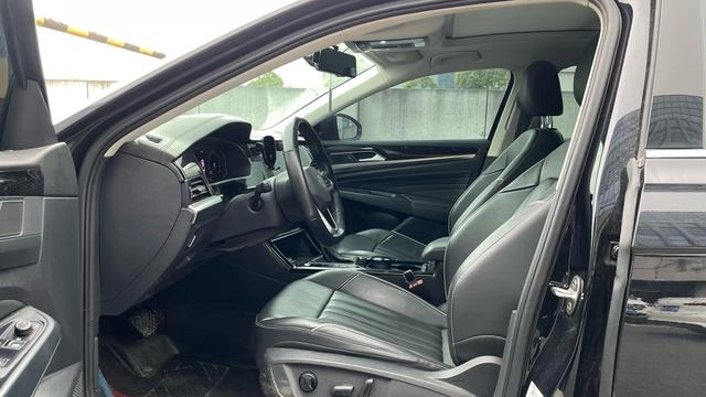 Volkswagen Passat 2022 330TSI Version d'élite intérieur photo 7