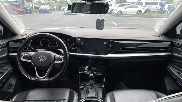 Volkswagen Passat 2022 330TSI Version d'élite intérieur photo 10