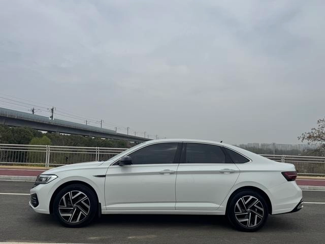Volkswagen Sagitar 2023 300TSI DSG Premium Edition exterior photo 5
