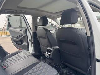 Volkswagen Sagitar 2023 300TSI DSG Premium Edition interior photo 13