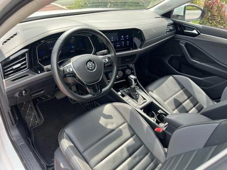 Volkswagen Sagitar 2021 280TSI DSG Premium Edition interior photo 11