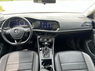 Volkswagen Sagitar 2021 280TSI DSG Premium Edition interior photo 12