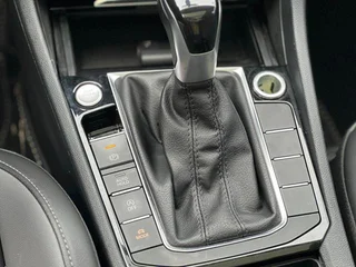 Volkswagen Sagitar 2021 280TSI DSG Premium Edition interior photo 18