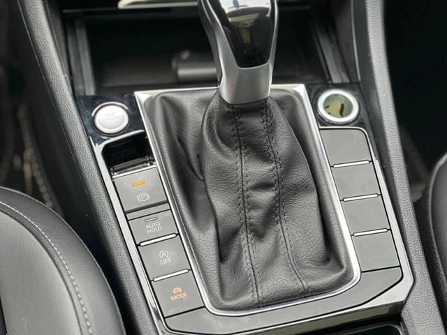 Volkswagen Sagitar 2021 280TSI DSG Premium Edition interior photo 18