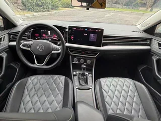 Volkswagen Sagitar 2023 300TSI DSG Premium Edition interior photo 8