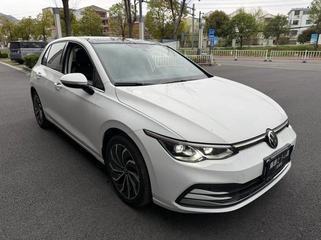 Volkswagen Golf 2021 280TSI DSG 30 Юбилейное издание экстерьер фото 3 Volkswagen Golf 2021 280TSI DSG 30 Юбилейное издание экстерьер фото 3
