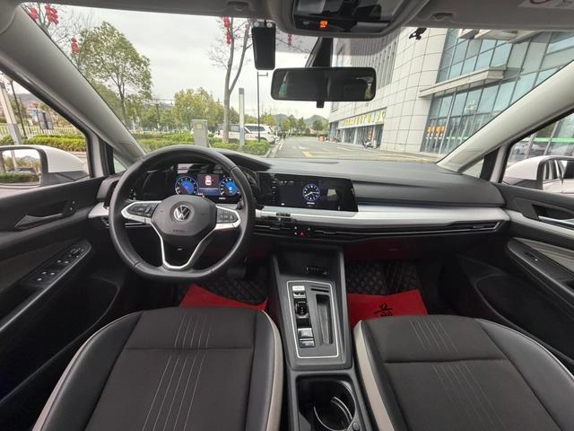 Volkswagen Golf 2021 280TSI DSG 30 Юбилейное издание экстерьер фото 5 Volkswagen Golf 2021 280TSI DSG 30 Юбилейное издание экстерьер фото 5
