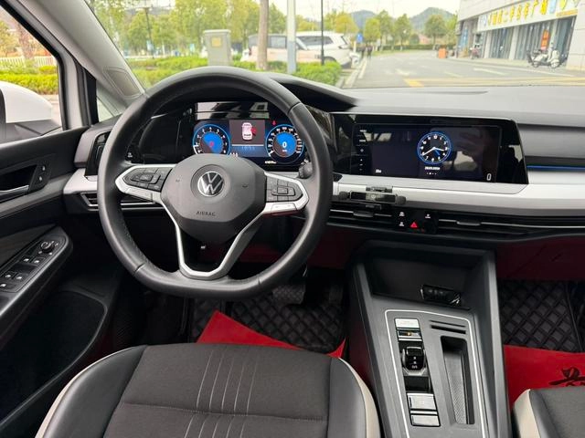 Volkswagen Golf 2021 280TSI DSG 30 Юбилейное издание экстерьер фото 6 Volkswagen Golf 2021 280TSI DSG 30 Юбилейное издание экстерьер фото 6