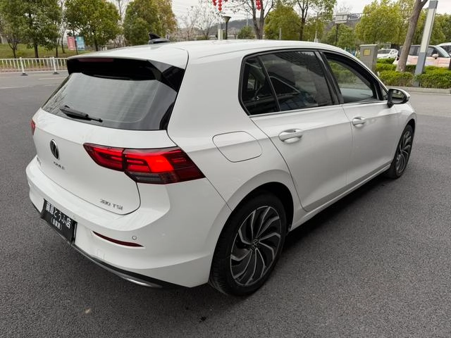Volkswagen Golf 2021 280TSI DSG 30 Юбилейное издание интерьер фото 11 Volkswagen Golf 2021 280TSI DSG 30 Юбилейное издание интерьер фото 11