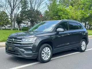 Volkswagen Tharu 2022 280TSI Versión de moda con tracción en dos ruedas