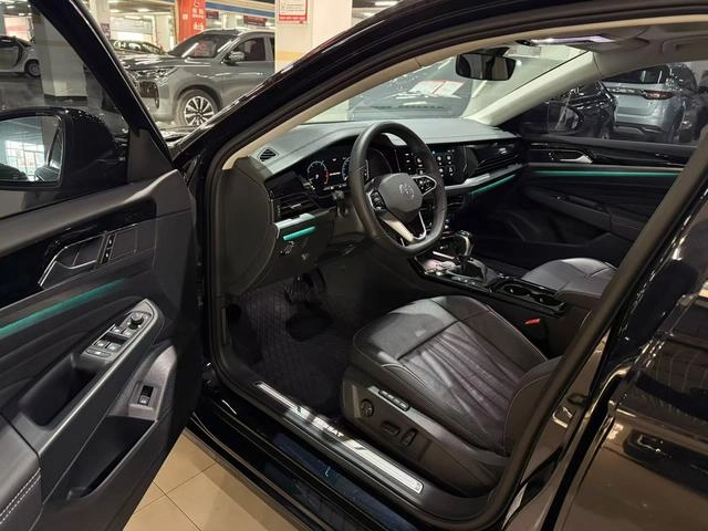 Volkswagen Passat 2023 330TSI Version de luxe extérieur photo 4