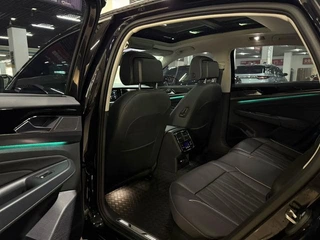 Volkswagen Passat 2023 330TSI Version de luxe intérieur photo 6