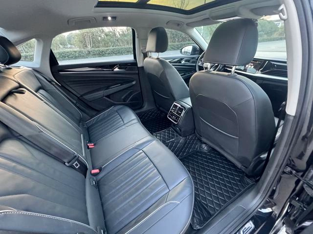Volkswagen Passat 2023 Restyling 330TSI Star Elite Edition interior photo 9 Volkswagen Passat 2023 Restyling 330TSI Star Elite Edition interior photo 9