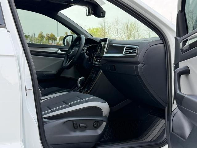 Volkswagen T-Roc 2024 300TSI DSG Chen Guang Edition exterior photo 10