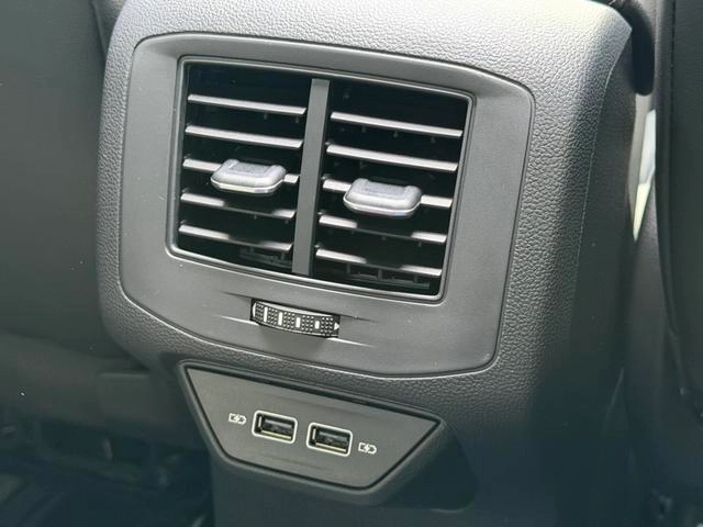 Volkswagen T-Roc 2024 300TSI DSG Chen Guang Edition interior photo 11