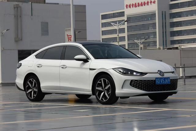Volkswagen Lamando 2023 Lamando L 280TSI DSG Cool Spicy Edition exterior photo 3