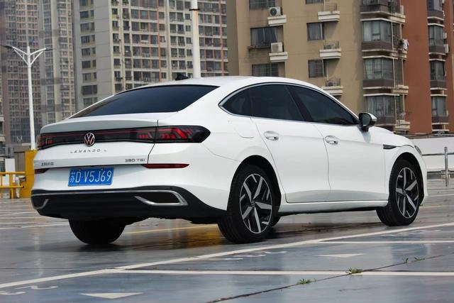 Volkswagen Lamando 2023 Lamando L 280TSI DSG Cool Spicy Edition interior photo 11