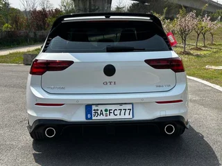 Volkswagen Golf GTI 2021 380TSI DSG GTI interior photo 12