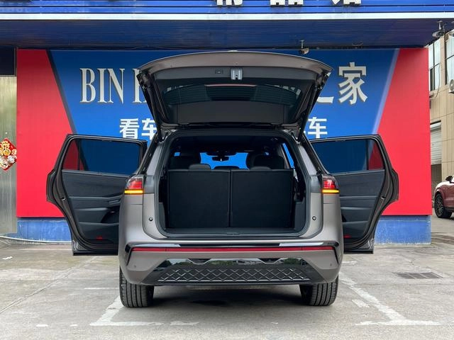 Volkswagen Teramont 2025 Teramont Pro 450TSI Versión de exploración de tracción en las cuatro ruedas exterior foto 9 Volkswagen Teramont 2025 Teramont Pro 450TSI Versión de exploración de tracción en las cuatro ruedas exterior foto 9
